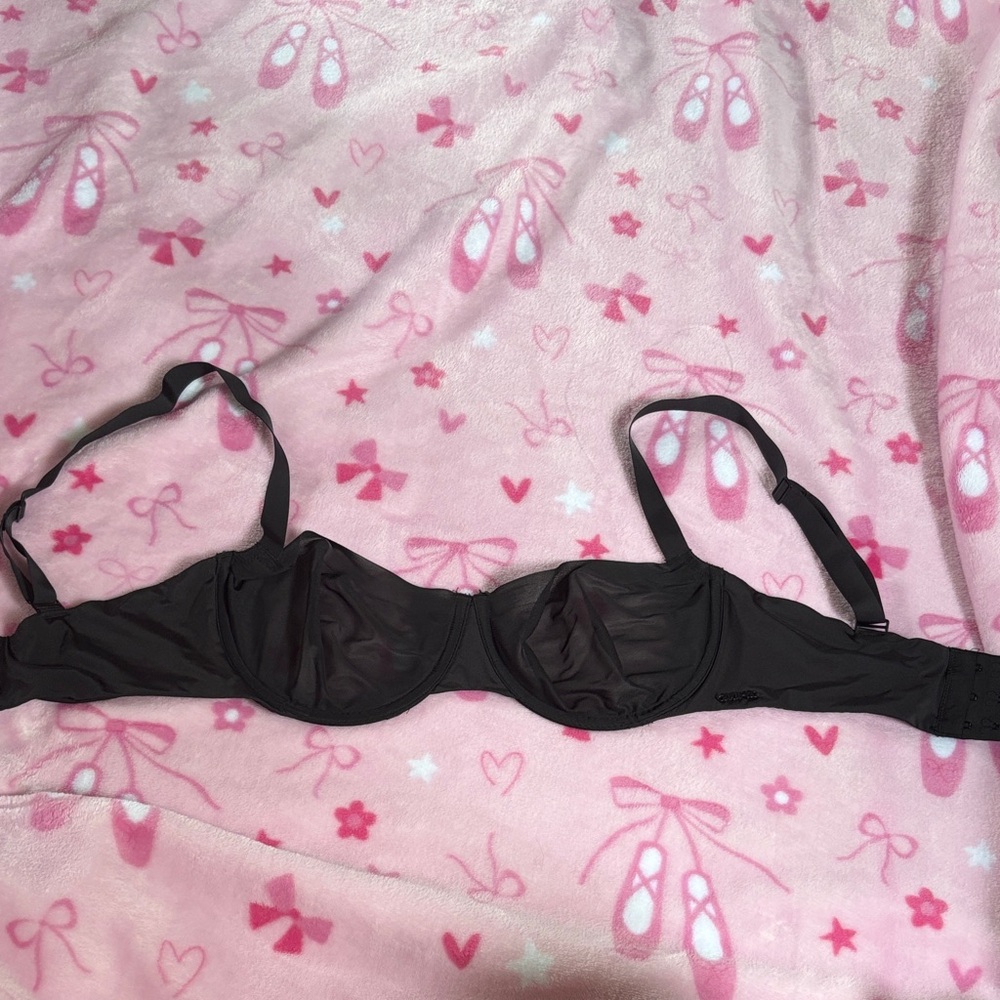 SKIMS Sheer Elegant Black Underwire Bra Size 32D